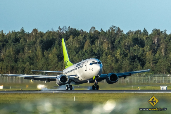 Boeing 737-522